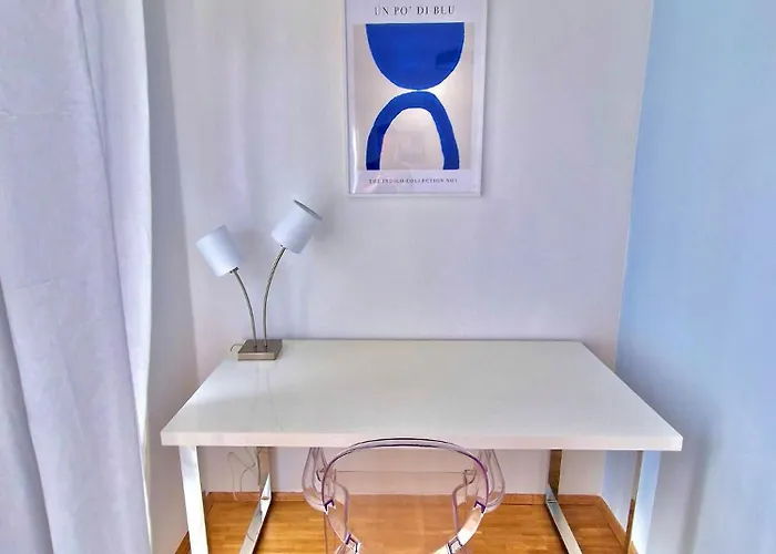 Zu Hause Auf Reisen - Direkt In Der Innenstadt *