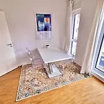 Zu Hause Auf Reisen - Direkt In Der Innenstadt Lägenhet *