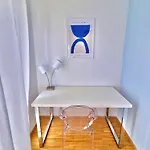 Zu Hause Auf Reisen - Direkt In Der Innenstadt *